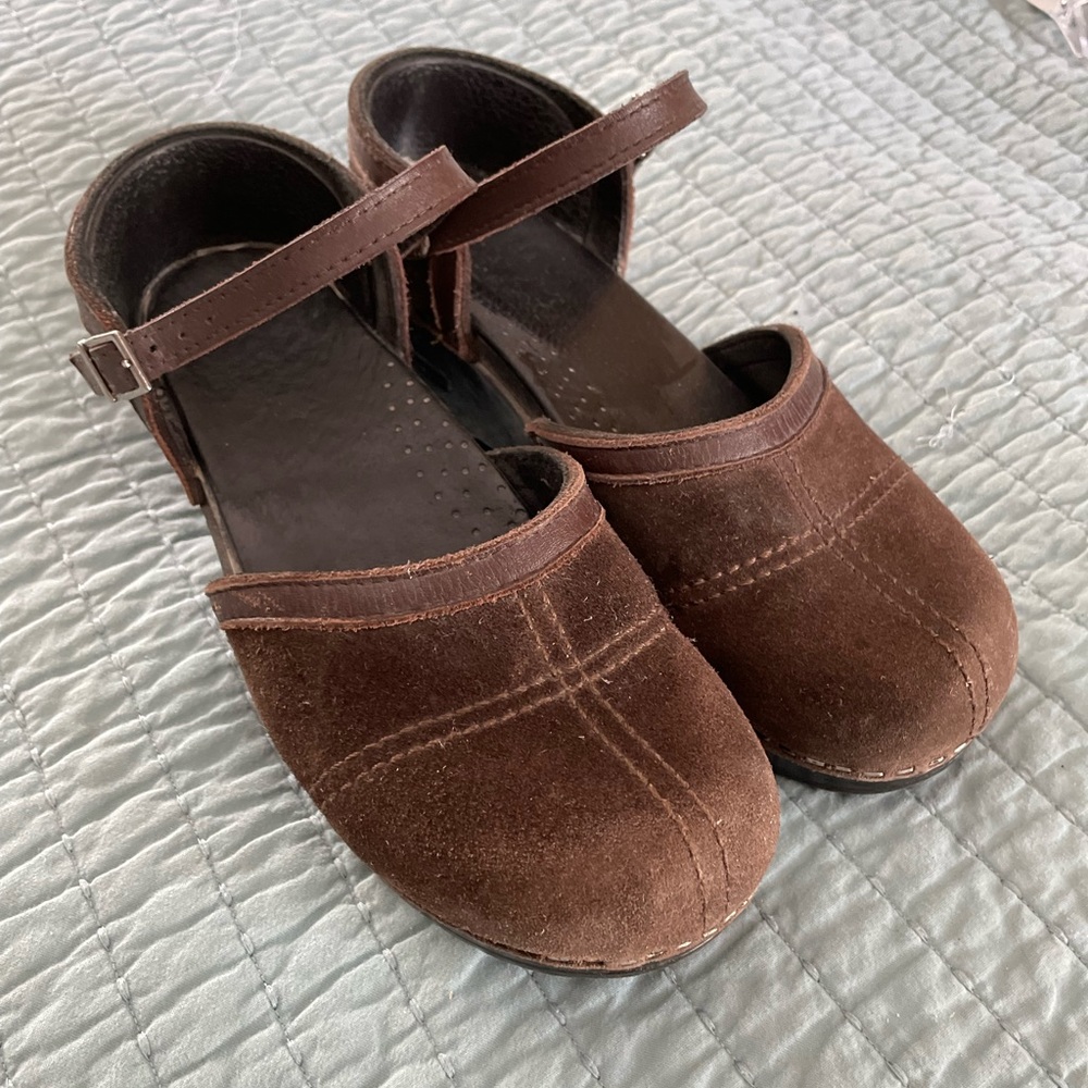 Brown Dansko maryjanes size 37